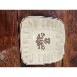 Pfaltzgraff Village‎ Woven look square dish